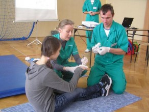 Praktyczne zajęcia udzielania pierwszej pomocy